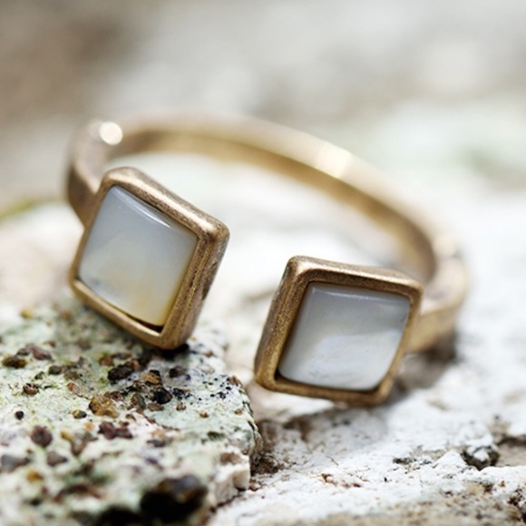 Beautiful Abalone Adjustable Gold Ring! - Picture 4 of 7